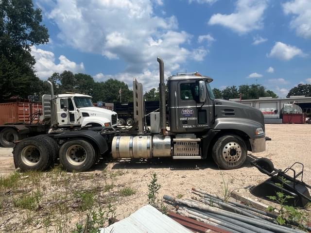 Image of Mack CXU613 equipment image 3