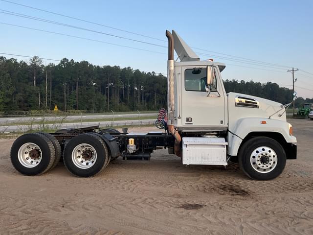 Image of Western Star 4700SF equipment image 3
