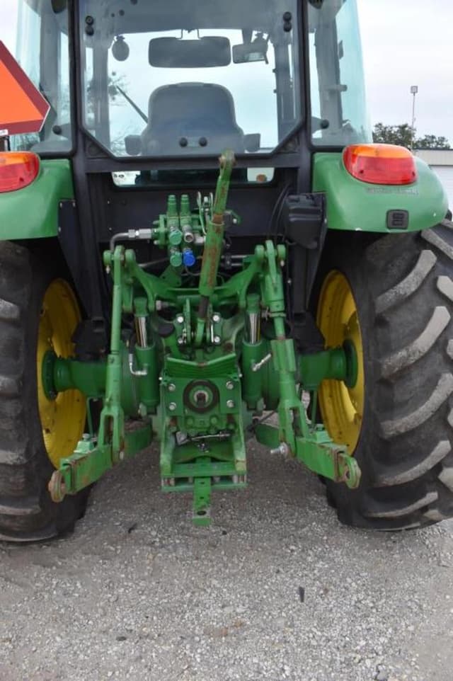 Image of John Deere 5115M equipment image 4