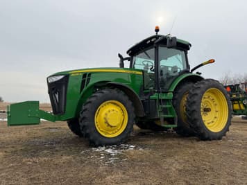 Main image John Deere 8235R