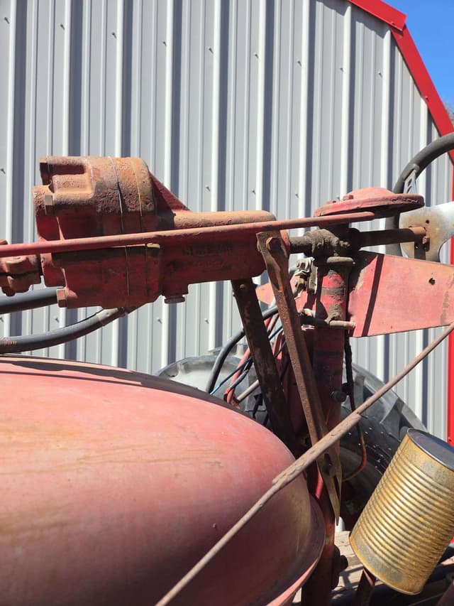 Image of Farmall Super M equipment image 3