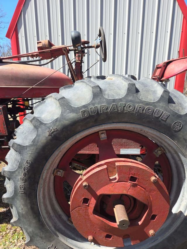Image of Farmall Super M equipment image 2
