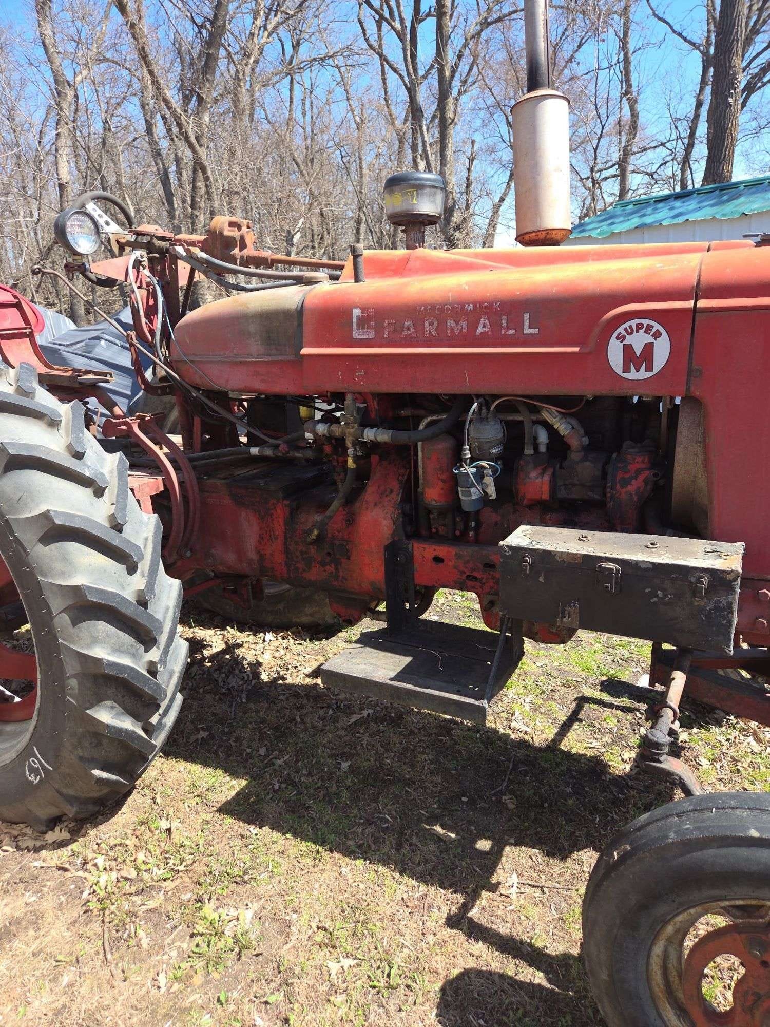 Farmall Super M Equipment Image0