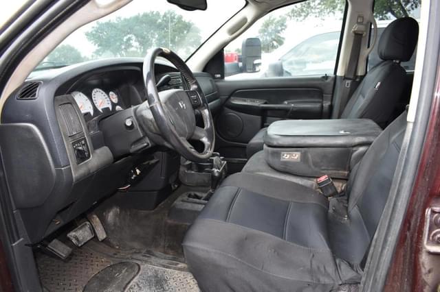 Image of Dodge Ram 3500 equipment image 4
