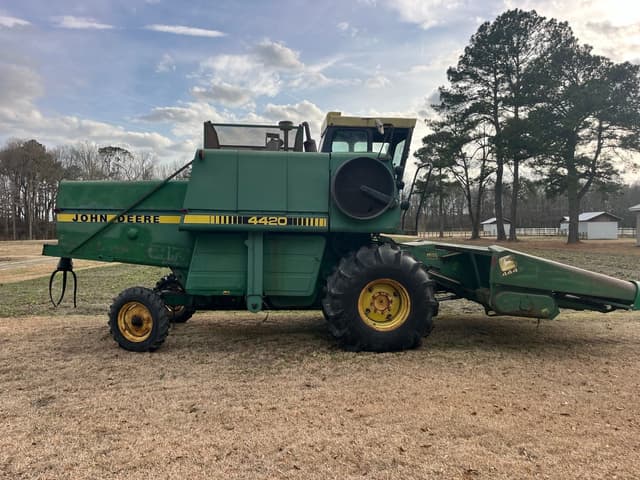 Image of John Deere 4420 equipment image 4