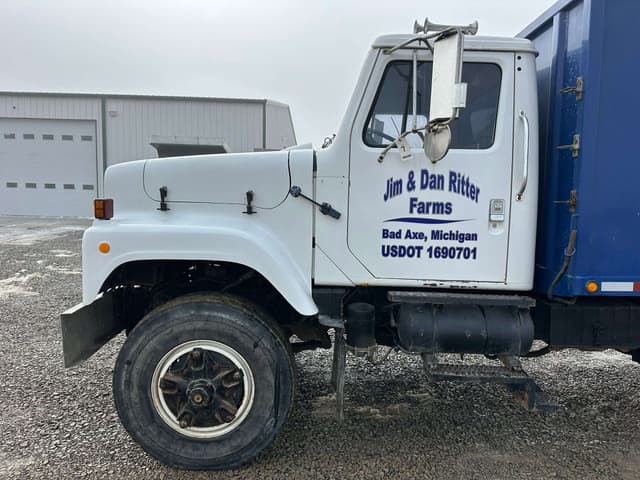 Image of International S2500 equipment image 2