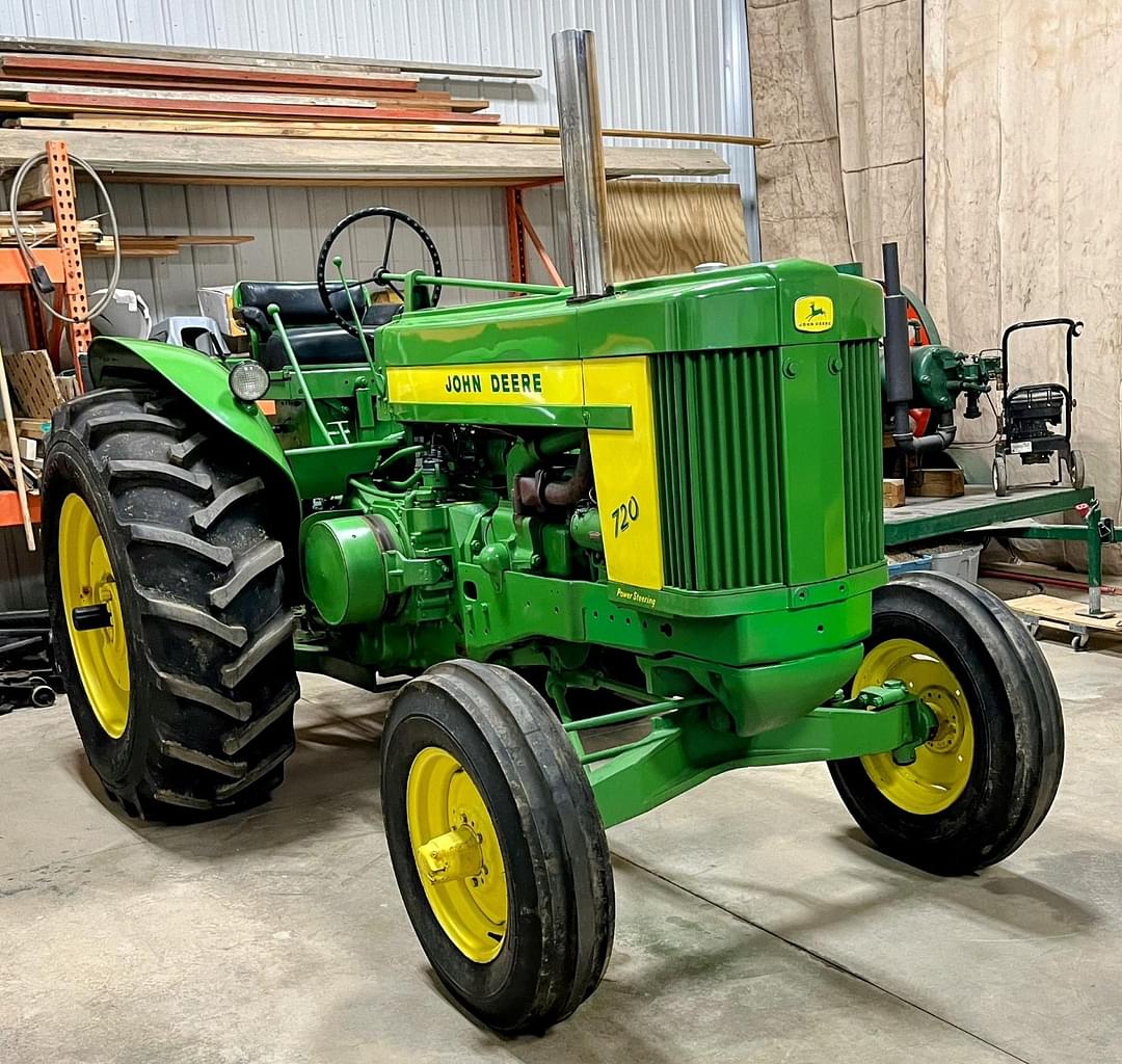Image of John Deere 720 Primary image
