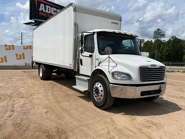 Image of Freightliner M2 equipment image 2