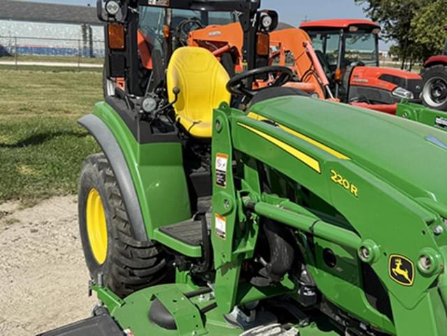 Image of John Deere 2038R equipment image 3