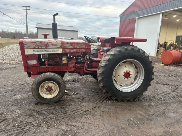 Image of International Harvester 664 equipment image 2