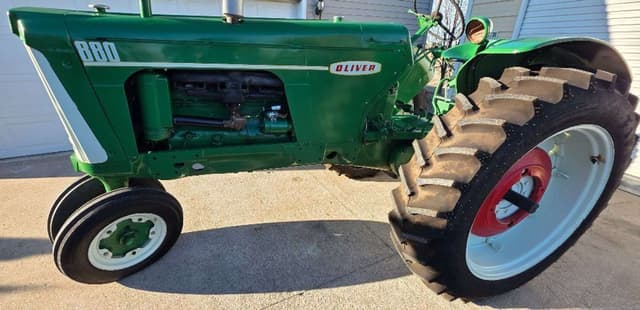 Image of Oliver 880 equipment image 3