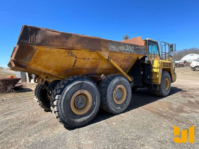 Image of Komatsu HM300-3 equipment image 4