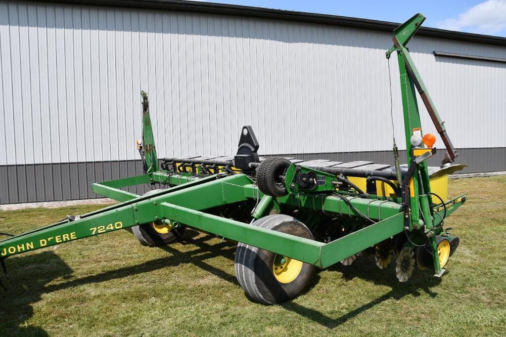 Main image John Deere 7240