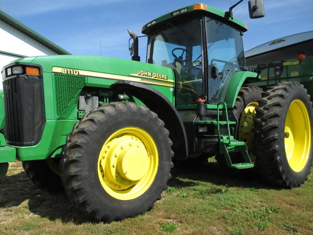 Main image John Deere 8110