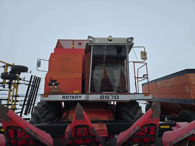 Image of Massey Ferguson 8570 equipment image 1