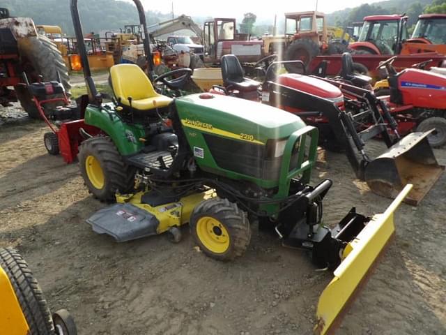 Image of John Deere 2210 equipment image 1