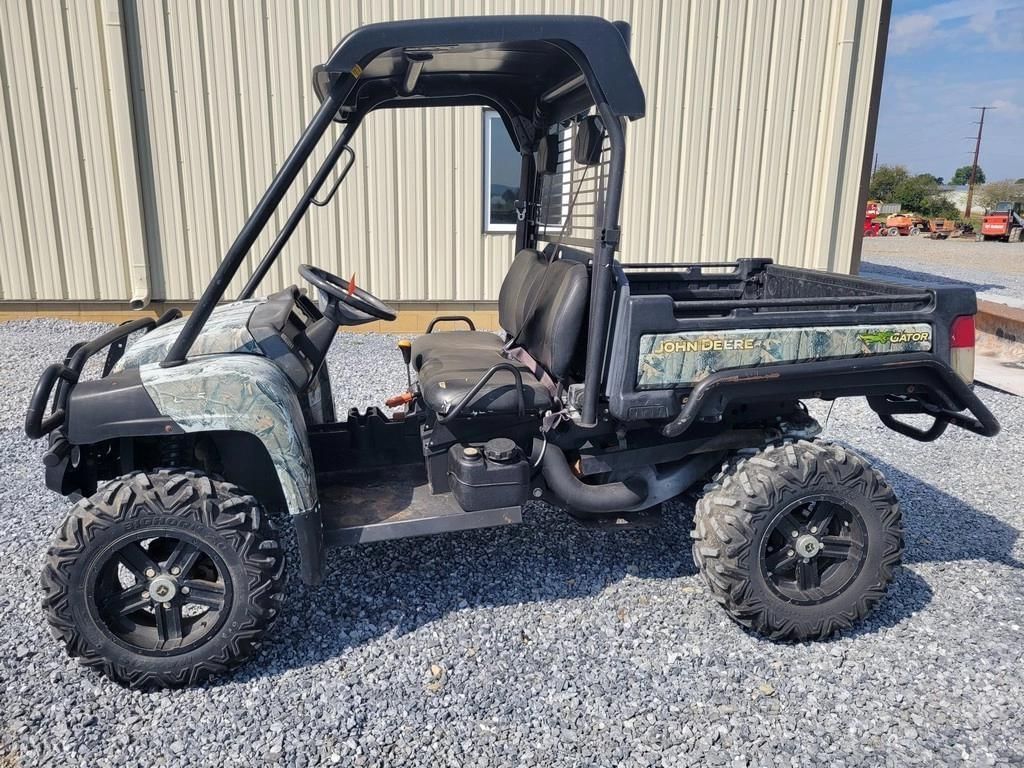 2011 John Deere Gator XUV 825i Equipment Image0