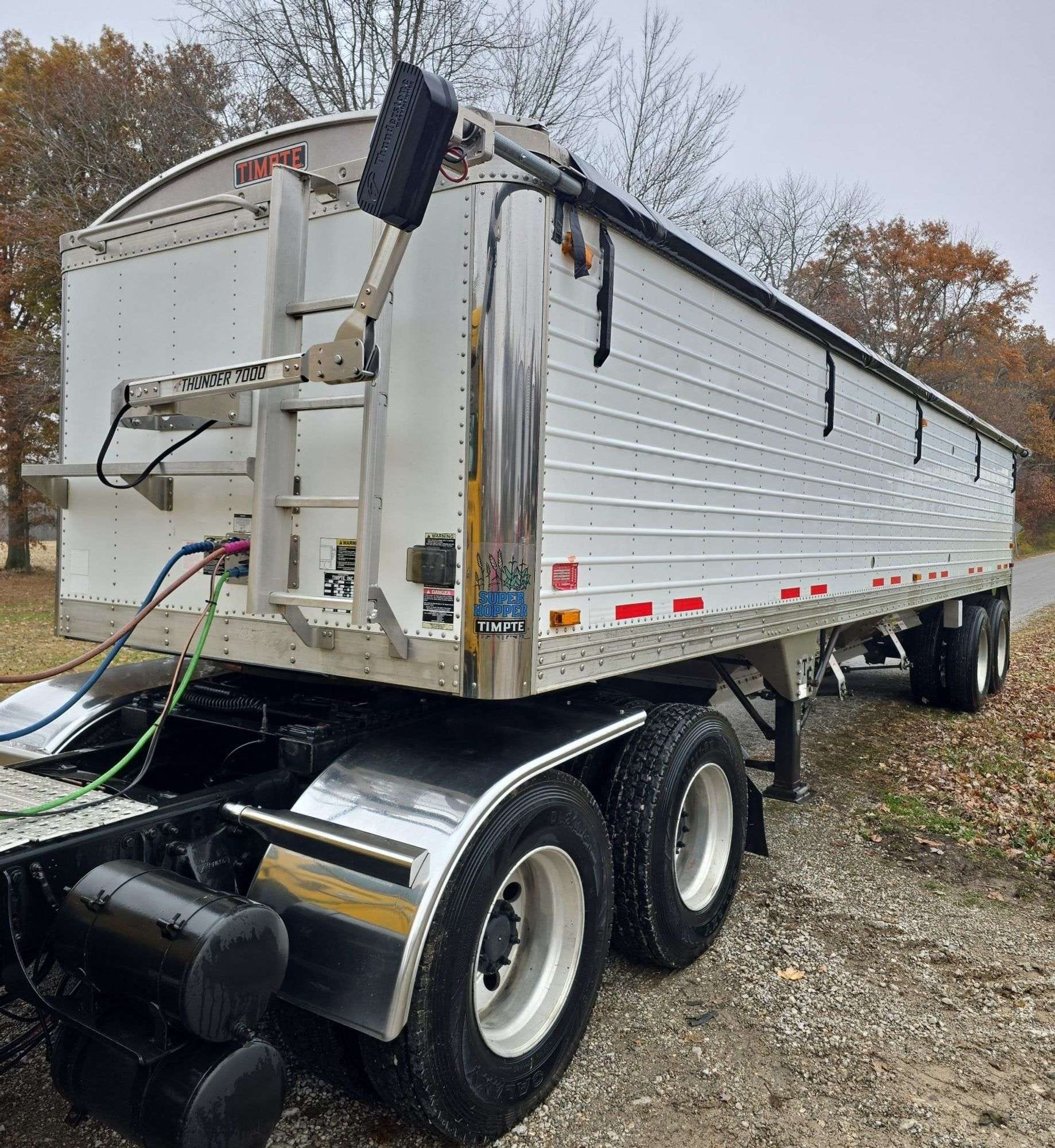 2012 Timpte Super Hopper Equipment Image0