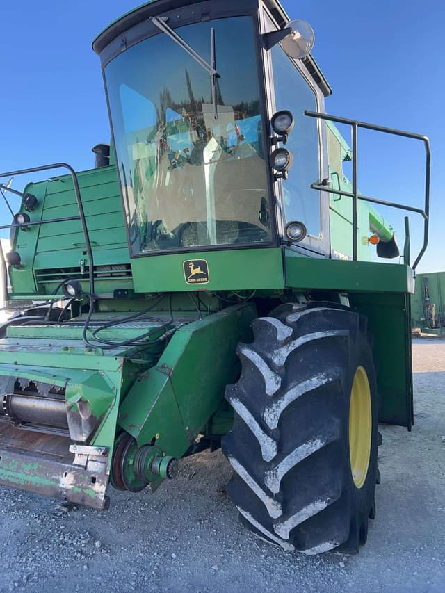 Image of John Deere 7720 Titan II equipment image 1