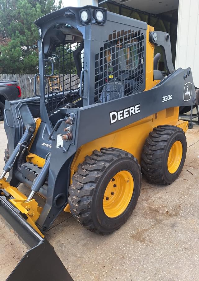 Image of John Deere 320G equipment image 1