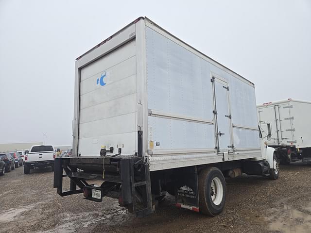 Image of International 4900 equipment image 2