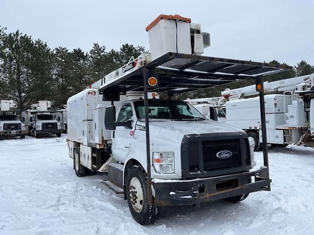 Image of Ford F-750 equipment image 2