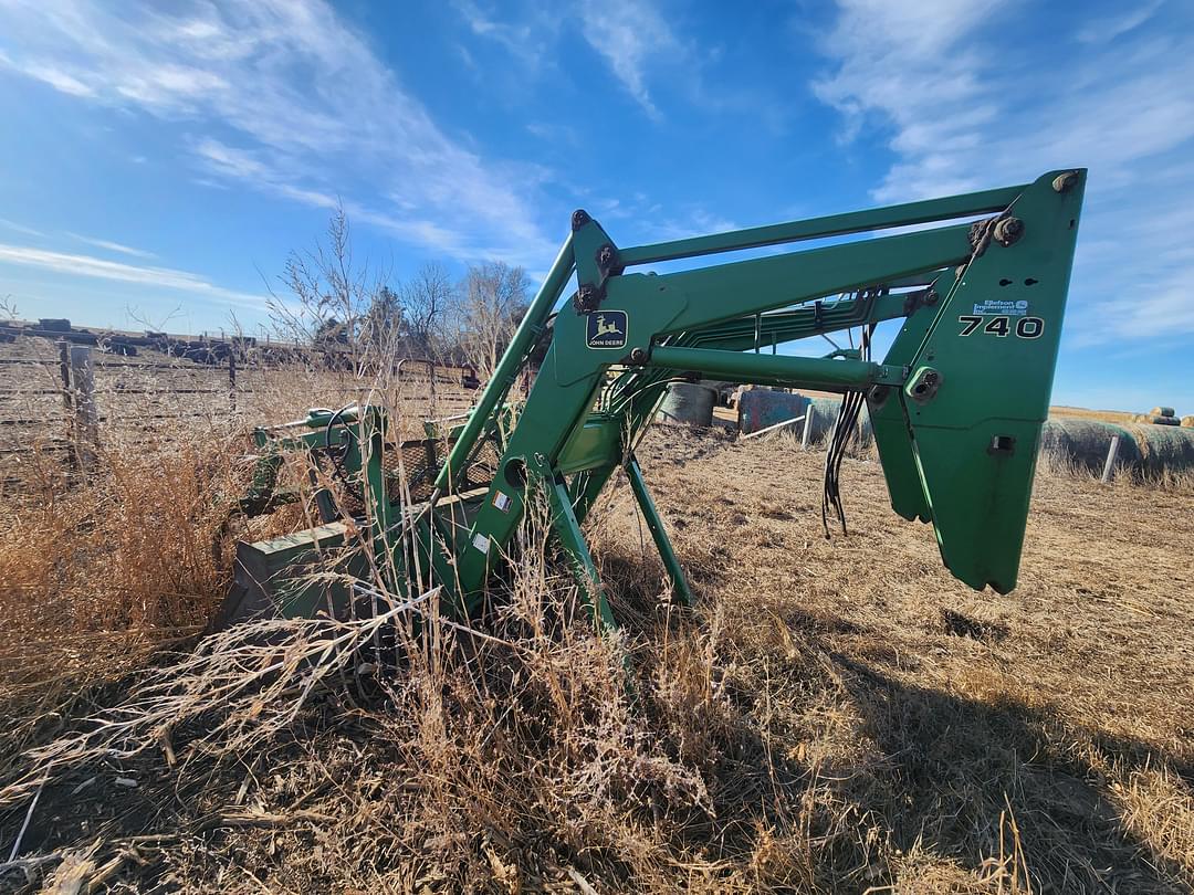 Image of John Deere 740 Primary image