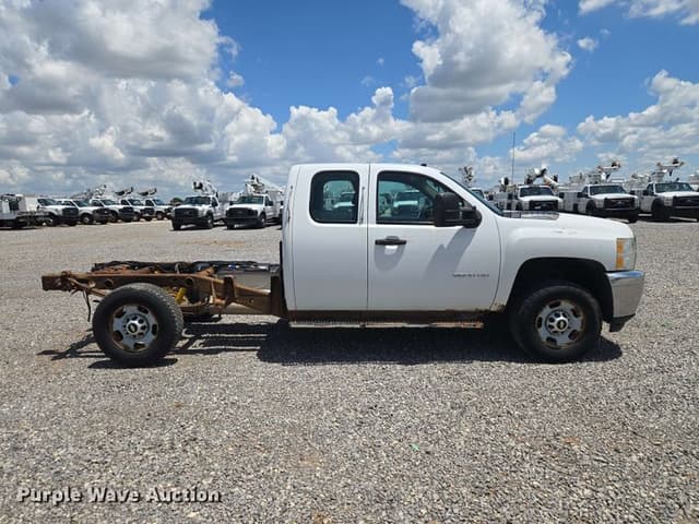 Image of Chevrolet 2500HD equipment image 3