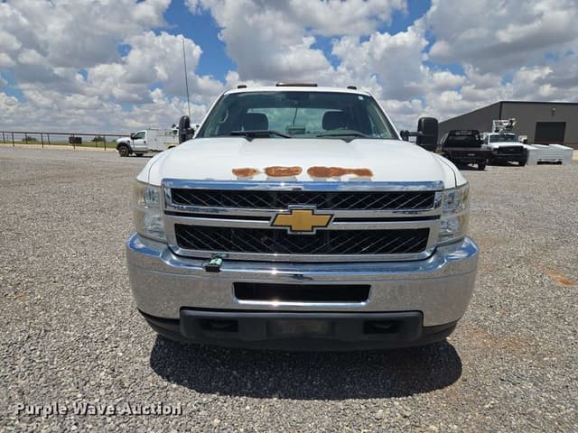 Image of Chevrolet 2500HD equipment image 2