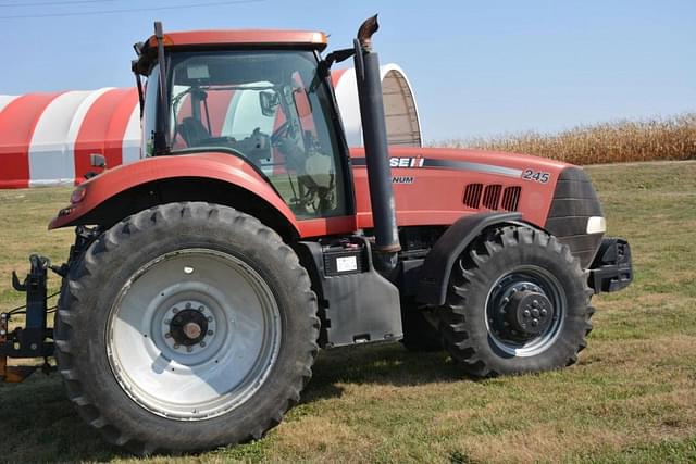 Image of Case IH Magnum 245 equipment image 3