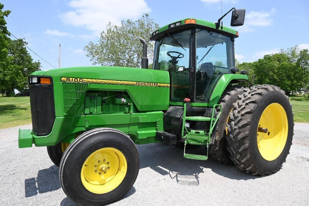 Main image John Deere 8100