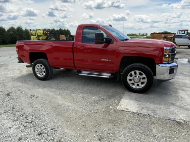 Image of Chevrolet 3500 equipment image 4