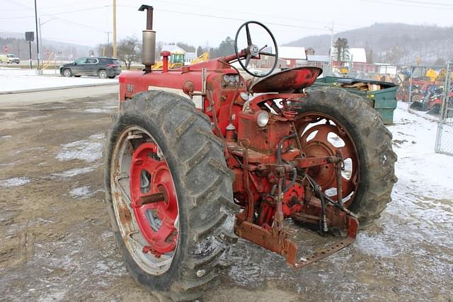 Image of Farmall 350 equipment image 3