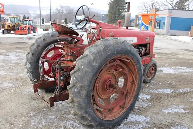 Image of Farmall 350 equipment image 4