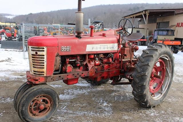 Image of Farmall 350 equipment image 2