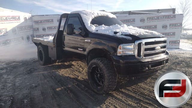 Image of Ford F-350 equipment image 2