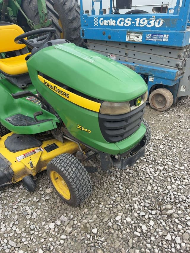 Image of John Deere X340 equipment image 1