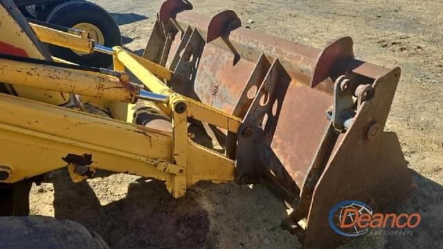 Image of New Holland LB75 equipment image 4