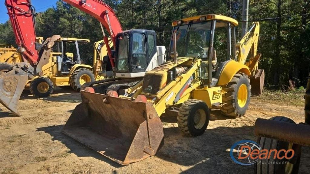 New Holland LB75 Equipment Image0