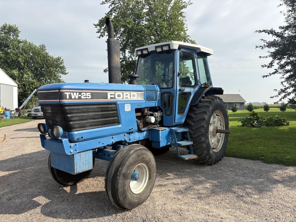 Image of Ford TW-25 Primary image