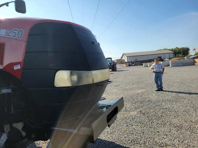 Image of Case IH Magnum 250 equipment image 2