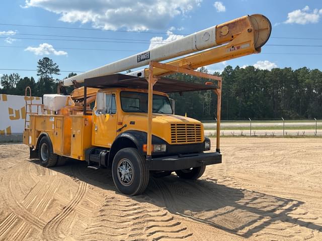 Image of International 4700 equipment image 2