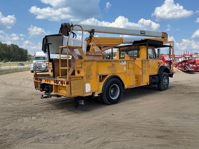 Image of International 4700 equipment image 4