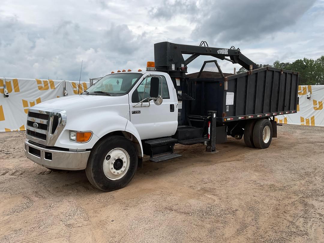 Image of Ford F-750 Primary image