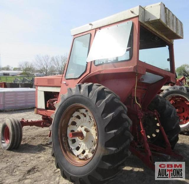 Thumbnail image International Harvester 966 3