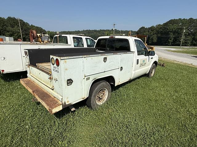 Image of Ford F-250 equipment image 4