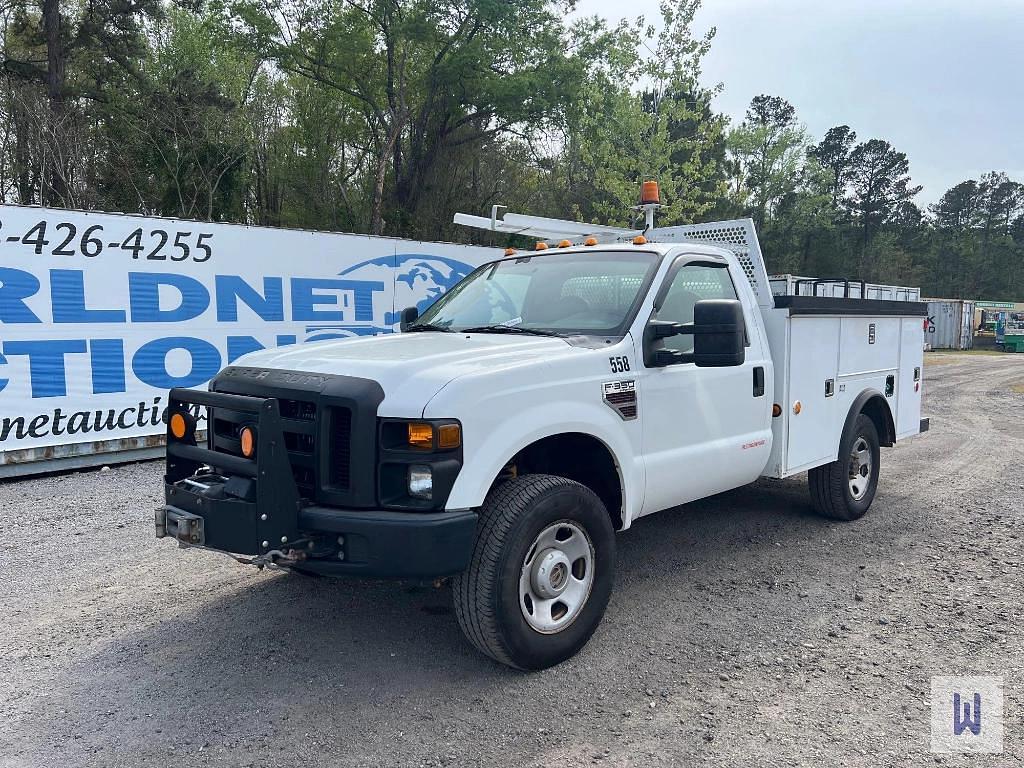 Image of Ford F-350 Primary image