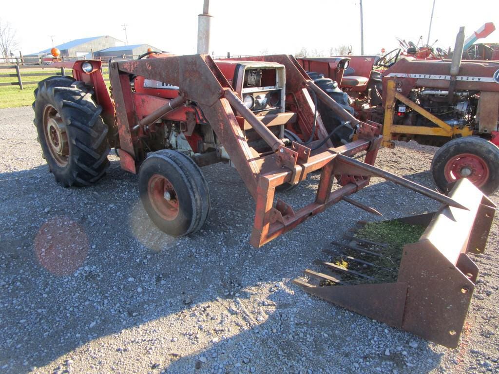Main image Massey Ferguson 275