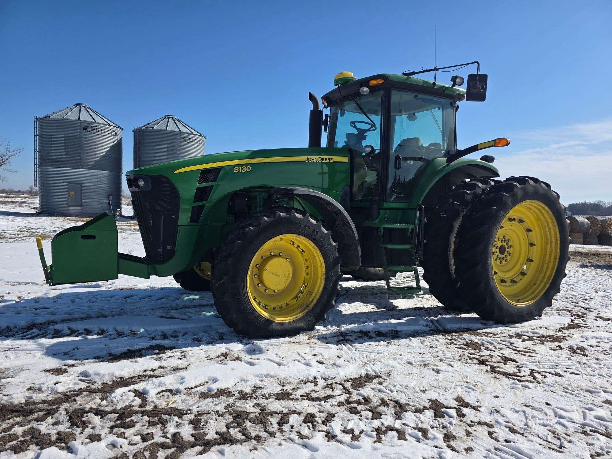 2009 John Deere 8130 Equipment Image0