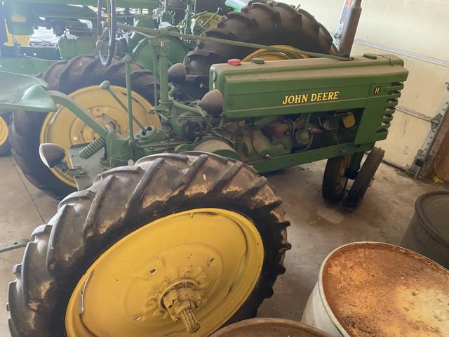 Image of John Deere H equipment image 1